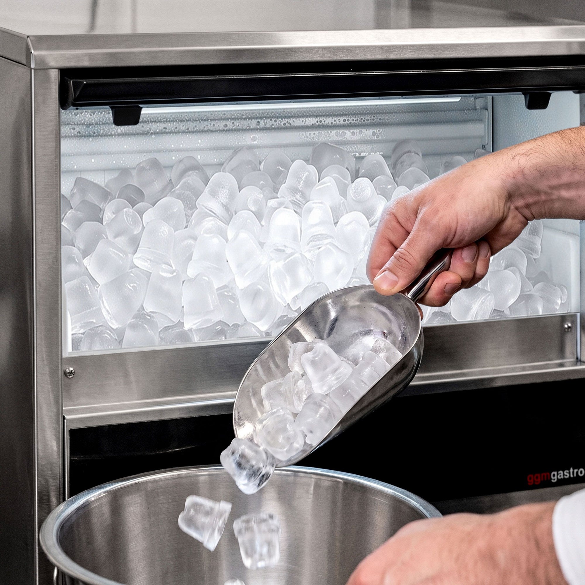 GGM Gastro Eiswürfelbereiter Zylinder 85 kg 24h